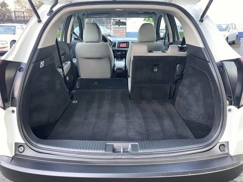 Used 2021 Honda HR-V LX image 29