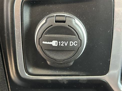 Used 2023 Jeep Gladiator Overland image 28