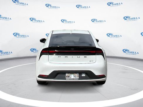 Used 2023 Toyota Prius FWD image 4