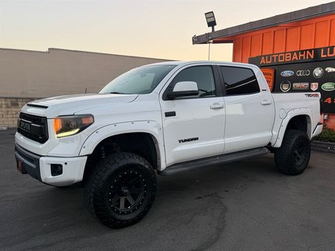 Used 2017 Toyota Tundra Limited w/ Limited Premium Package AWD/4WD image 6