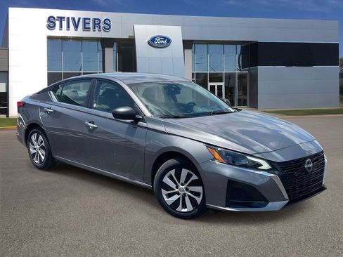 Used 2025 Nissan Altima 2.5 S FWD image 1