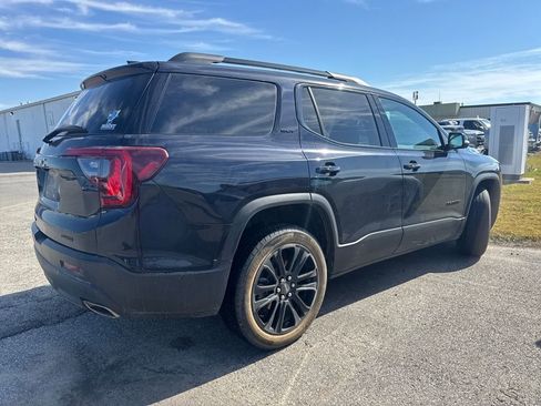 Used 2022 GMC Acadia SLT w/ Elevation Edition image 4