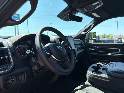 Used 2026 RAM 2500 Big Horn AWD/4WD image 9