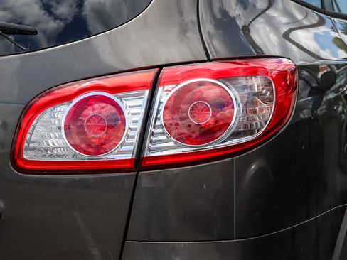 Used 2012 Hyundai Santa Fe SE FWD image 7