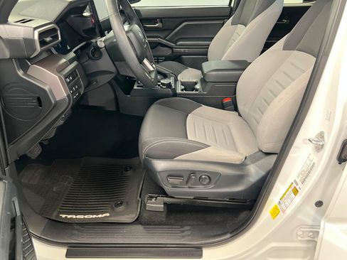 Certified 2024 Toyota Tacoma TRD Off-Road w/ TRD Off Road Upgrade Package AWD/4WD image 18