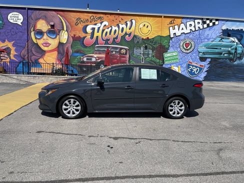 Used 2025 Toyota Corolla LE w/ Convenience Package FWD image 2