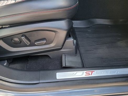 Used 2025 Ford Explorer ST-Line image 45