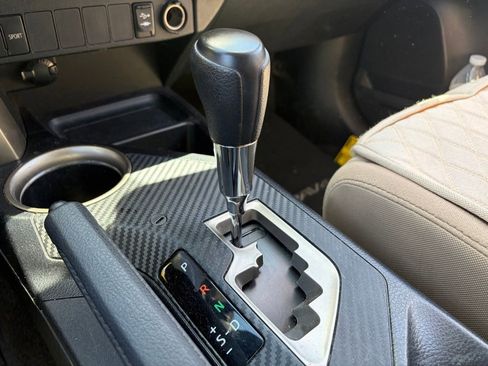 Used 2013 Toyota RAV4 XLE FWD image 8