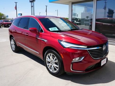 Used 2024 Buick Enclave Premium AWD/4WD image 37