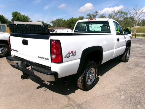 Used 2005 Chevrolet Silverado 2500 W/T AWD/4WD image 2