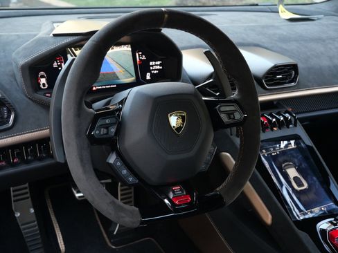 Used 2024 Lamborghini Huracan Tecnica RWD image 11
