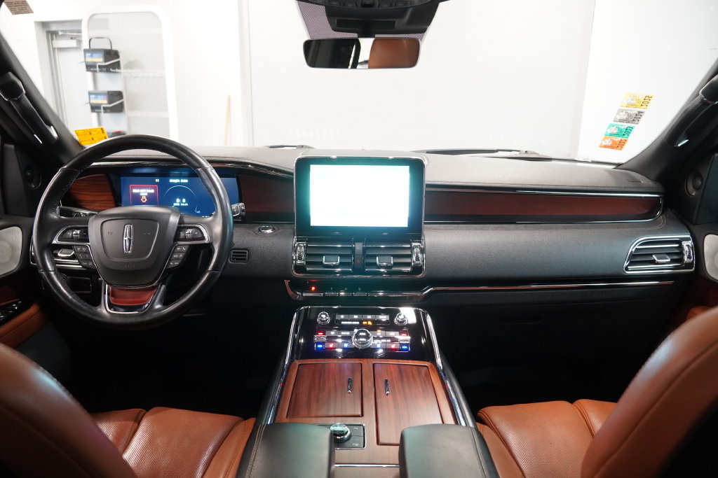 Used 2020 Lincoln Navigator L Reserve AWD/4WD image 23