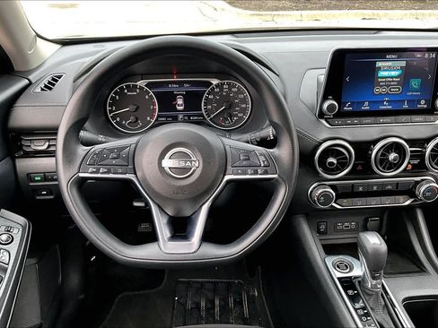 Used 2025 Nissan Sentra SV image 5