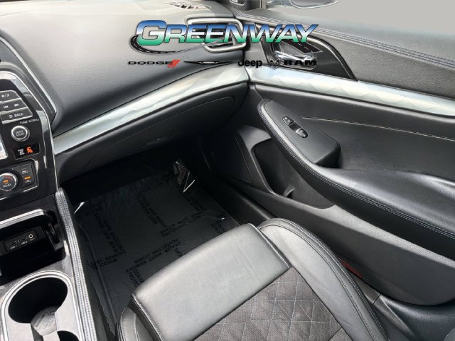 Used 2017 Nissan Maxima SR w/ Midnight Edition FWD image 13