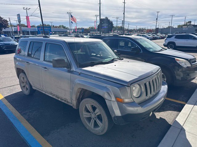 Used 2015 Jeep Patriot High Altitude AWD/4WD image 3