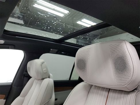 New 2026 Cadillac Vistiq Sport w/ LPO, Floor Liner Package image 6