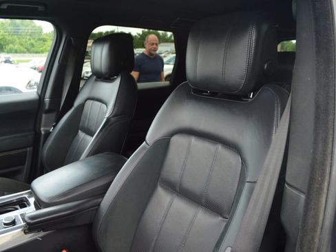 Used 2020 Land Rover Range Rover Sport HST image 14