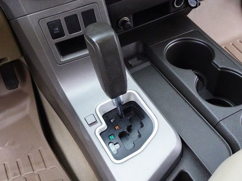 Used 2010 Toyota Tundra 2WD CrewMax image 15