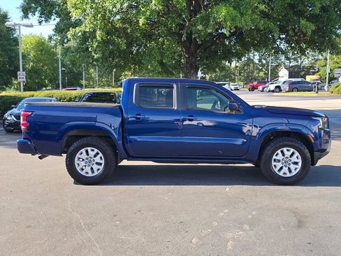 Certified 2022 Nissan Frontier SV AWD/4WD image 2