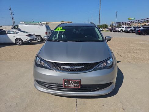 Used 2020 Chrysler Voyager Lxi FWD image 3