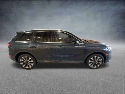 Used 2021 Lincoln Corsair Reserve w/ Elements Package FWD image 9