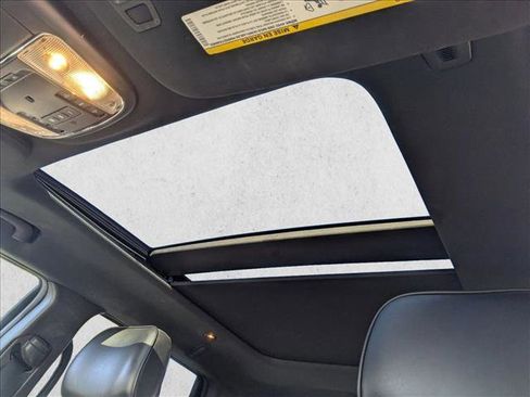 Used 2017 Jeep Grand Cherokee Overland image 17