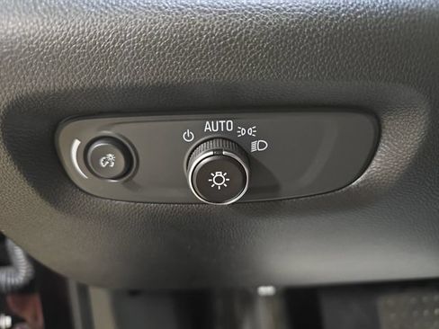 Used 2023 Chevrolet Traverse LT w/ LPO, Floor Liner Package FWD image 28