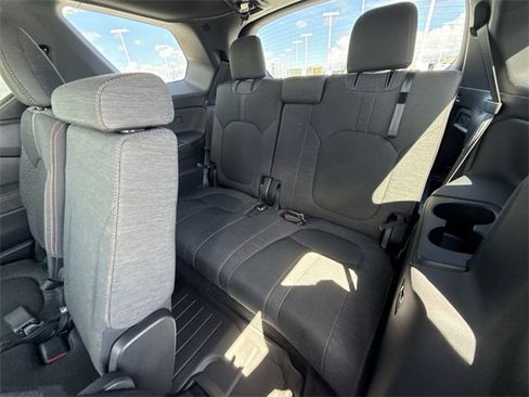 Used 2023 Honda Pilot Sport image 23