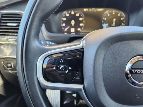 Used 2020 Volvo XC90 T6 Momentum w/ Protection Package Premier image 16