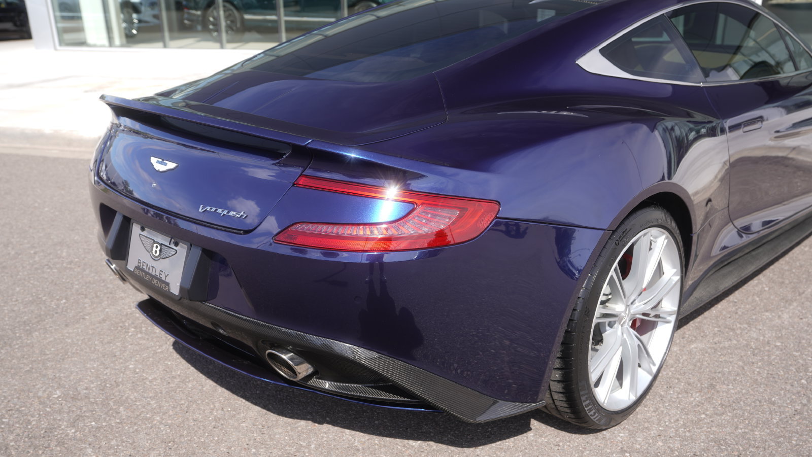 Used 2015 Aston Martin Vanquish Coupe RWD image 17