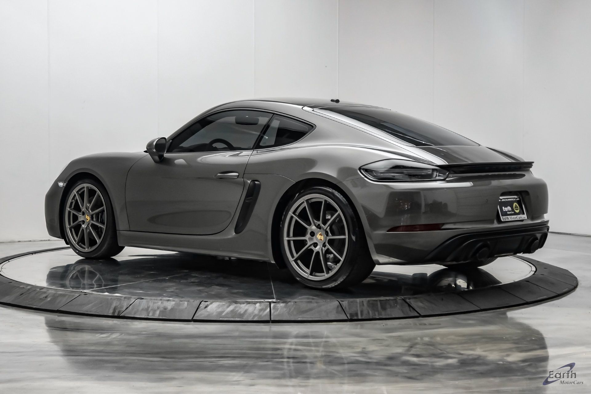 Used 2023 Porsche 718 Cayman GTS RWD image 9