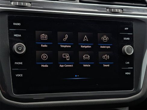 Used 2022 Volkswagen Tiguan SE R-Line image 22