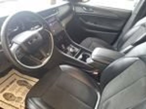Used 2024 Jeep Grand Cherokee Altitude AWD/4WD image 18