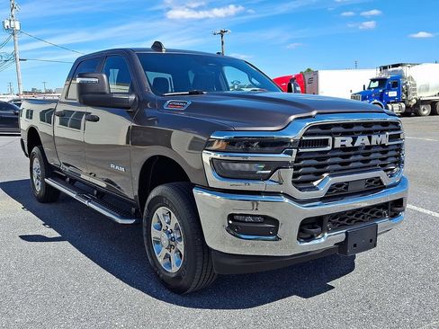 Used 2026 RAM 2500 Big Horn AWD/4WD image 3