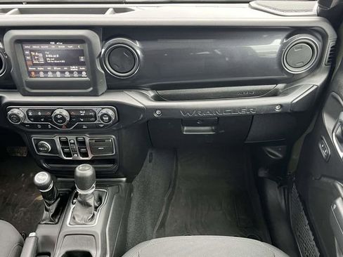 Used 2022 Jeep Wrangler Unlimited Sport image 18