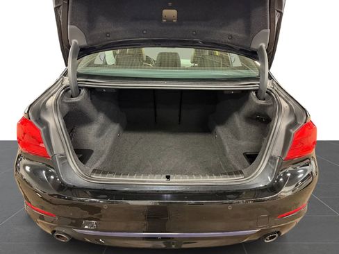 Used 2018 BMW 530i xDrive 530i xDrive Sedan 4D w/ Premium Package image 26