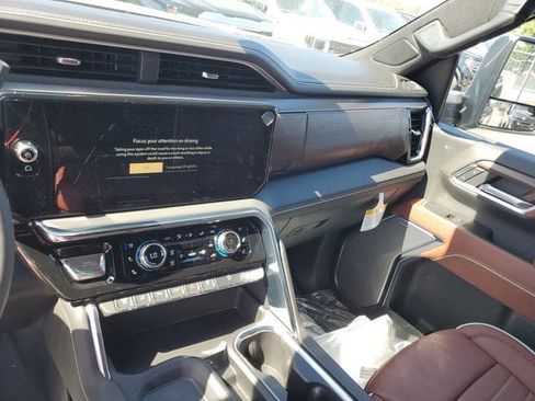 New 2026 GMC Sierra 3500 Denali Ultimate AWD/4WD image 28