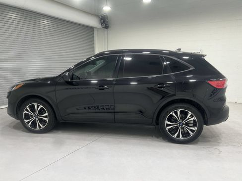Used 2022 Ford Escape SE w/ SE Sport Appearance Package AWD/4WD image 5