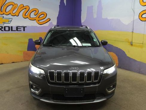 Used 2019 Jeep Cherokee Limited w/ Luxury Group FWD image 3