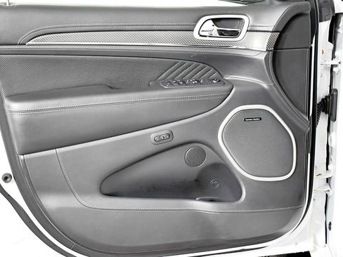 Used 2019 Jeep Grand Cherokee SRT image 28