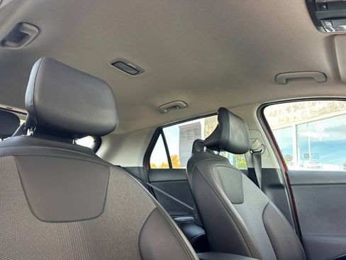 Used 2023 Kia Niro Wind w/ Wind Preserve Package image 17