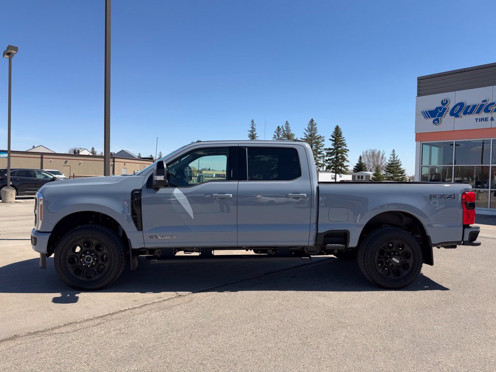 New 2026 Ford F350 Lariat w/ Black Appearance Package AWD/4WD image 3