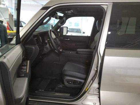 Used 2026 Lexus GX 550 w/ Cold Area Package AWD/4WD image 13