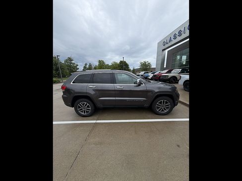 Used 2019 Jeep Grand Cherokee Limited w/ Luxury Group II AWD/4WD image 2