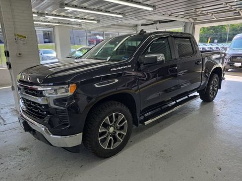 Certified 2022 Chevrolet Silverado 1500 LT AWD/4WD image 2