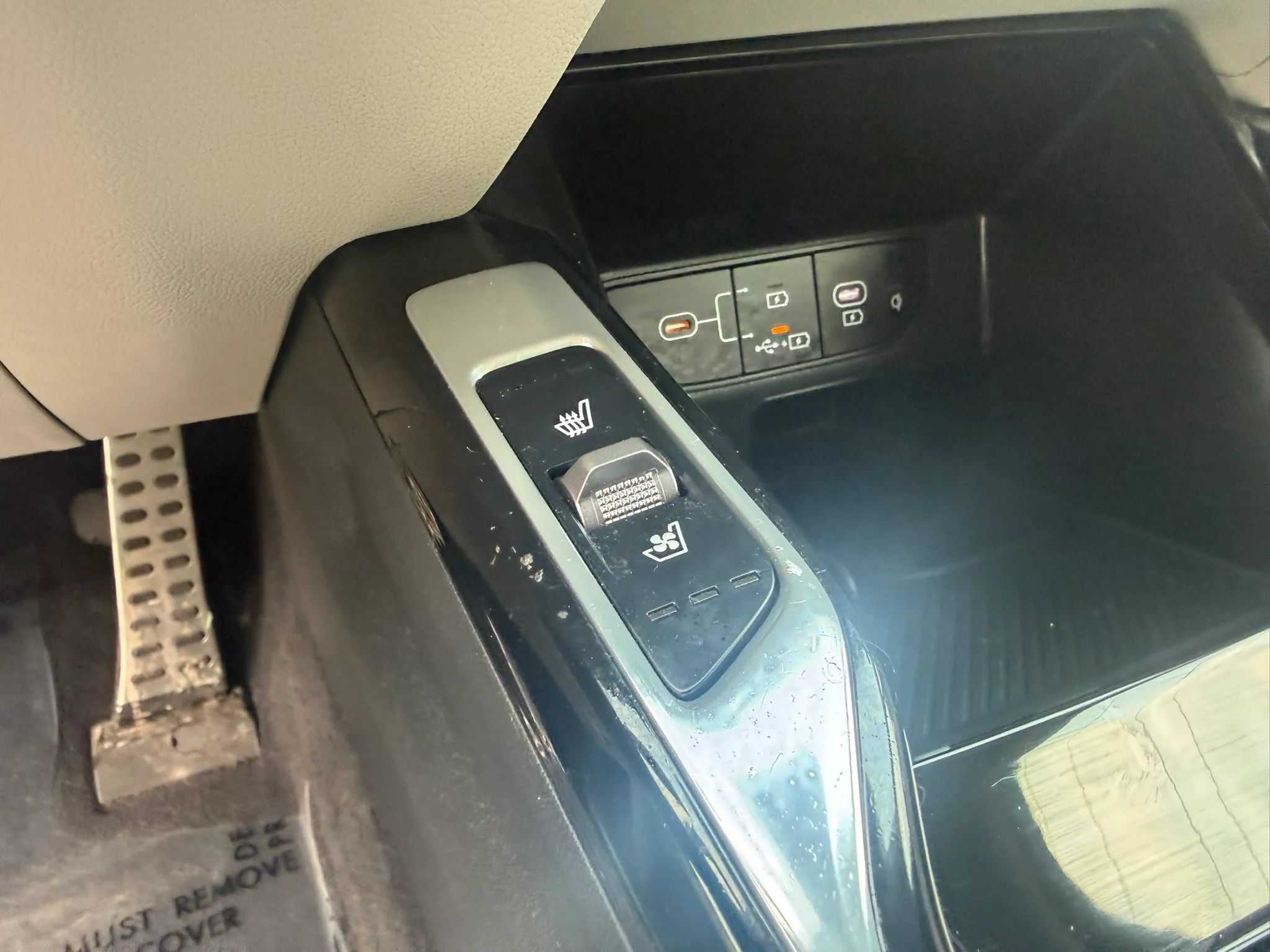 Used 2025 Kia Sorento SX AWD/4WD image 24