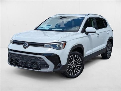New 2025 Volkswagen Taos SE image 1
