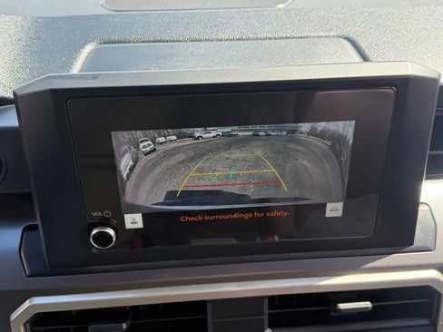 Used 2025 Toyota Tacoma TRD Off-Road image 10