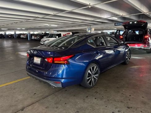 Used 2019 Nissan Altima 2.5 SR FWD image 3