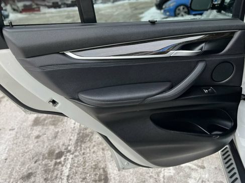Used 2017 BMW X5 xDrive40e w/ Luxury Seating Package AWD/4WD image 16